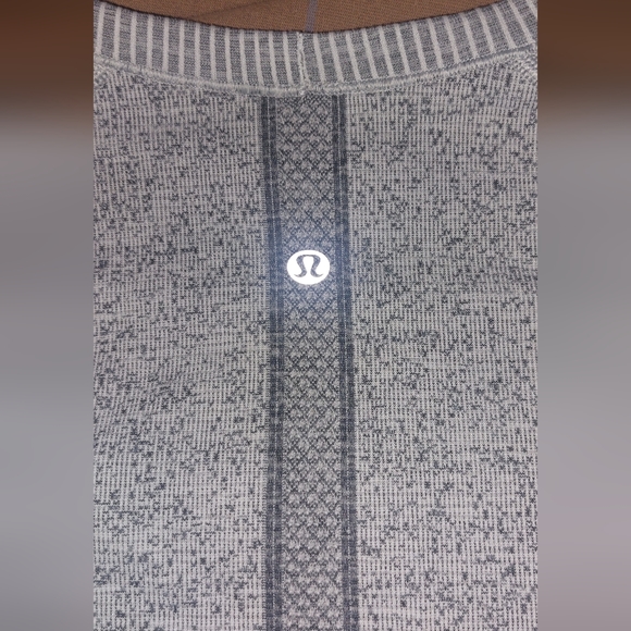 VGUC Lululemon Swiftly Long Sleeve Rare Gray Fade 4 - Picture 5 of 8